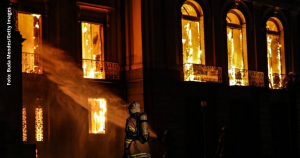 Incêndio do Museu Nacional consumiu também documentos que guardavam parte da história de Blumenau e de SC - Foto: Buda Mendes/Getty Images